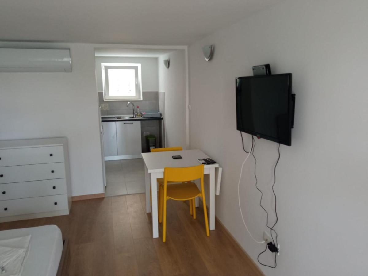 Apartmani Jure Peric Duće Buitenkant foto